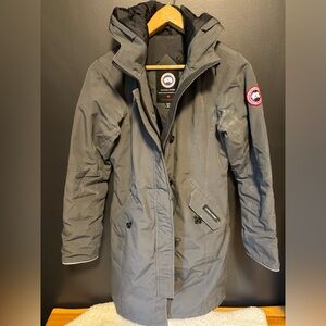 Canada Goose Youth Size 18 (women’s XS)